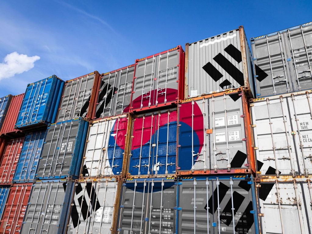 Korea’s exports jump 50.4% in first 20 days of March