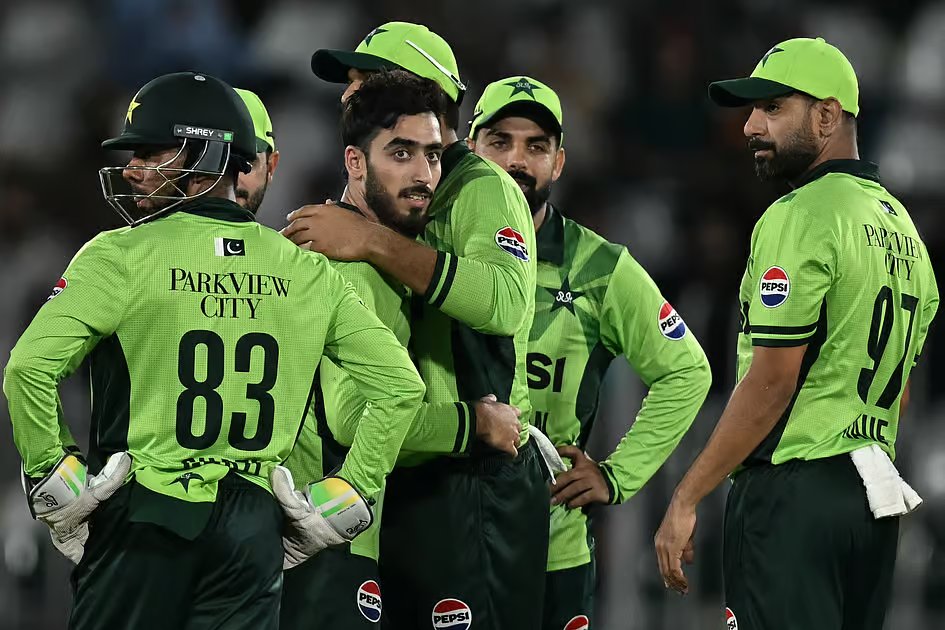 Minhas leaves Australia in a spin as Pakistan win milestone ODI